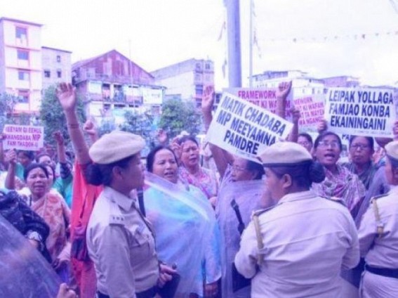 Manipur women vendors on strike protesting against Citizenship Bill
